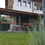 бадевски рай- къща софия Villa *