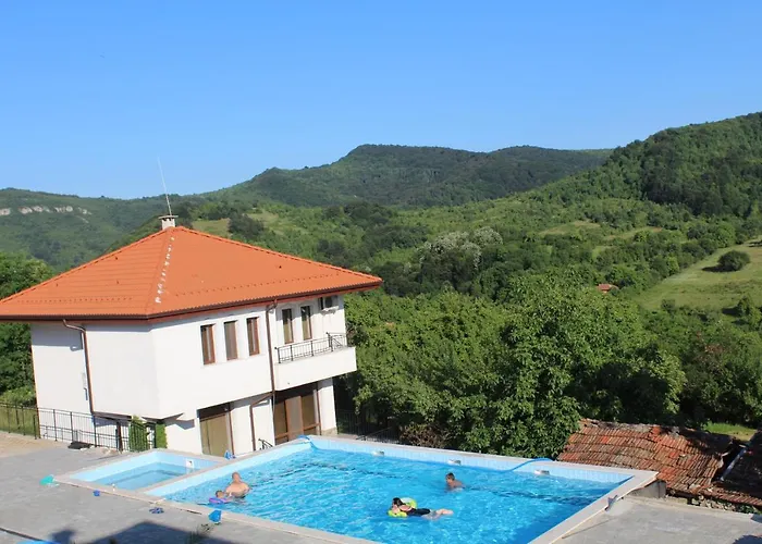 бадевски рай- къща софия Луксозна вила Велико Търново